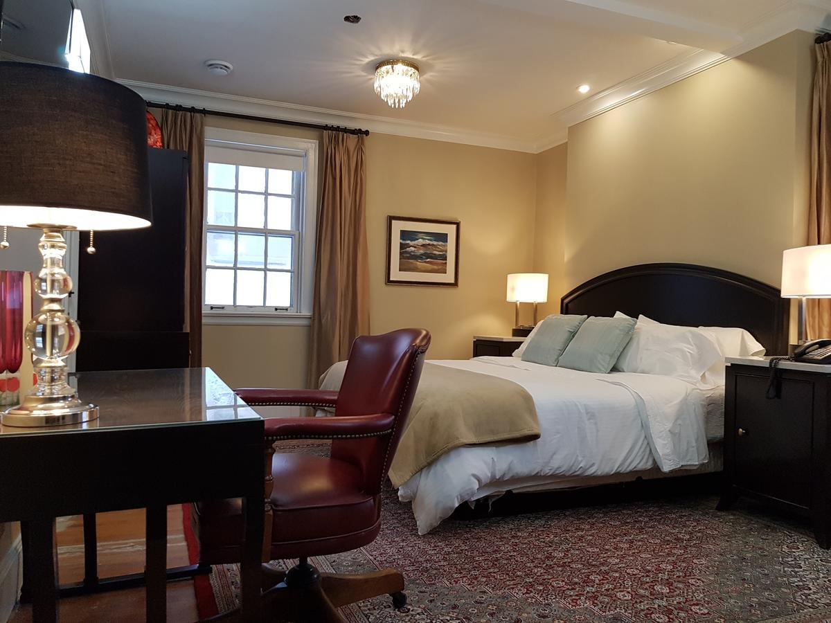 Hotel Manoir Chamberland à Montebello Extérieur photo